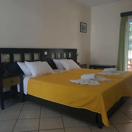 Pantonia Aparthotel 4*
