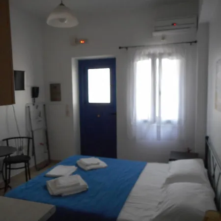 Ξενοδοχείο με διαμερίσματα Pantonia Agia Pelagia (Kythira)