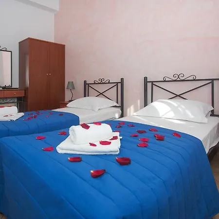 Ξενοδοχείο με διαμερίσματα Pantonia 4*