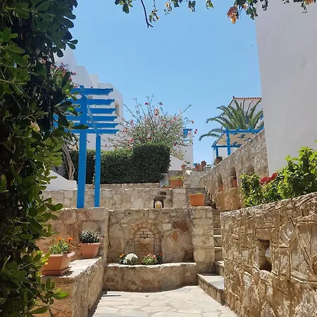 Ξενοδοχείο με διαμερίσματα Pantonia 4*