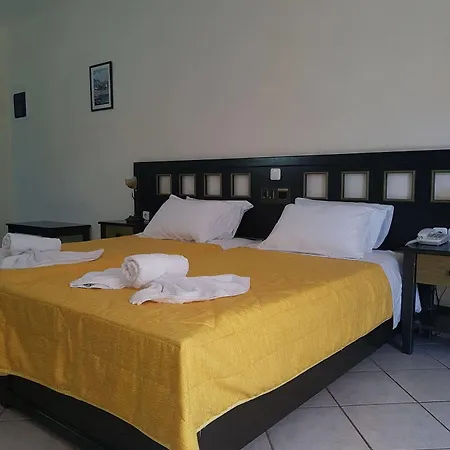 Ξενοδοχείο με διαμερίσματα Pantonia 4*